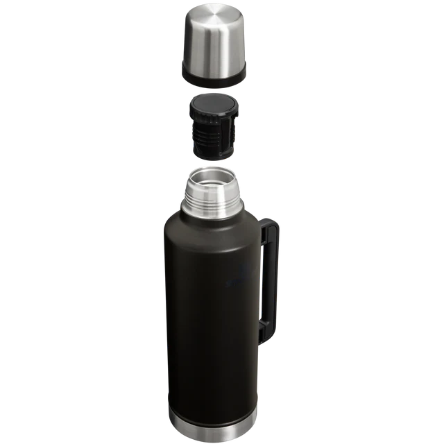 Web_PNG_Square-TheLegendaryClassicBottle2 5QT-Black2 0-HeroExploded